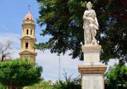 Piura - El sol te acompaña los 365 días del año y sus playas te invitan a relajarte como en ningún otro lugar. Piura te espera con su gente cálida, su gastronomía norteña y destinos icónicos como Máncora, Colán o Vichayito. Tu viaje es tan placentero como el destino junto a ITTSABUS: buses modernos, asientos reclinables, aire acondicionado y choferes experimentados que cuidan su conducción en cada kilómetro. Llegarás directamente a nuestro terminal en Piura, ubicado en una zona estratégica para que puedas conectarte rápido con hoteles, transporte local o tu próxima aventura. Compra tus pasajes de bus a Piura y empieza a vivir la experiencia del norte desde el primer instante, viajando con expertos en transporte interprovincial en Perú.
